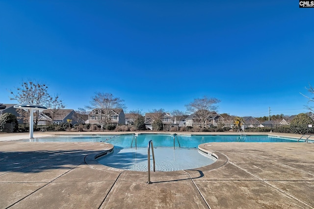 view of swimming pool