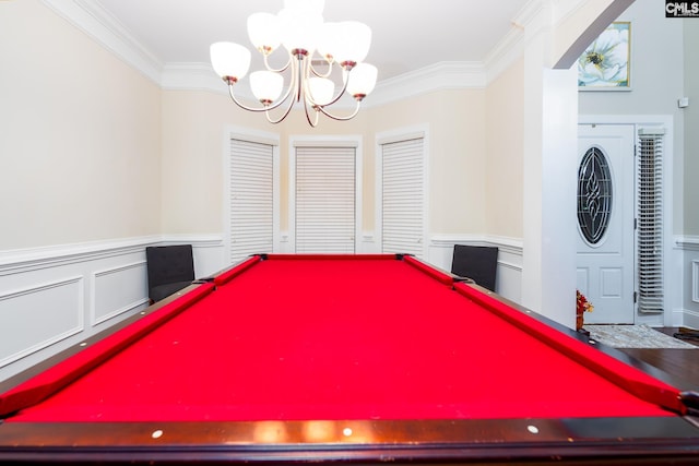 playroom with crown molding, billiards, and a notable chandelier