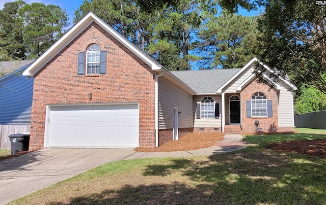 view of front property featuring a garage