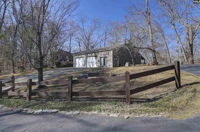 view of front facade with a garage