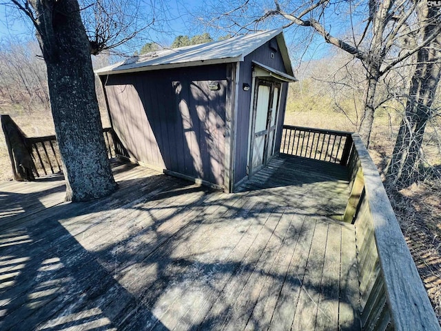 view of outbuilding