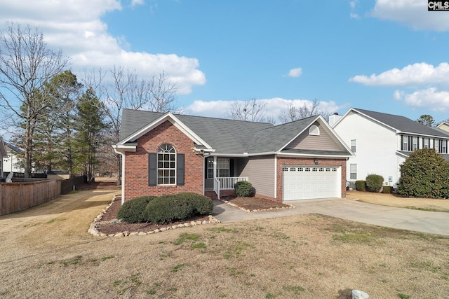 view of front of property featuring a front yard and covered porch