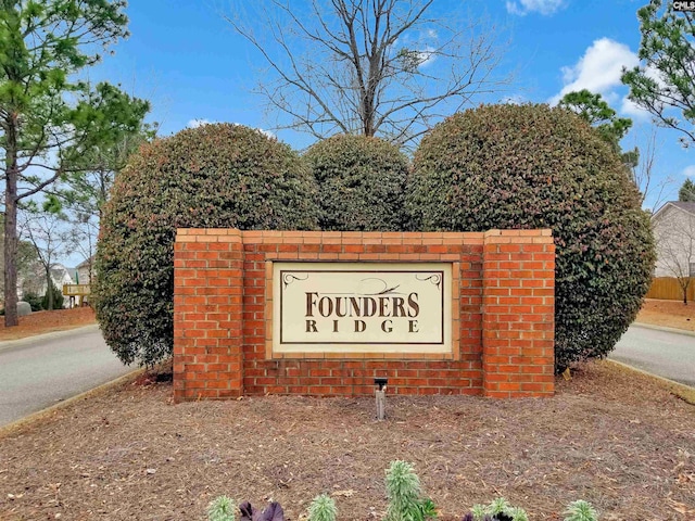 view of community / neighborhood sign