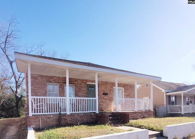 view of front facade with covered porch