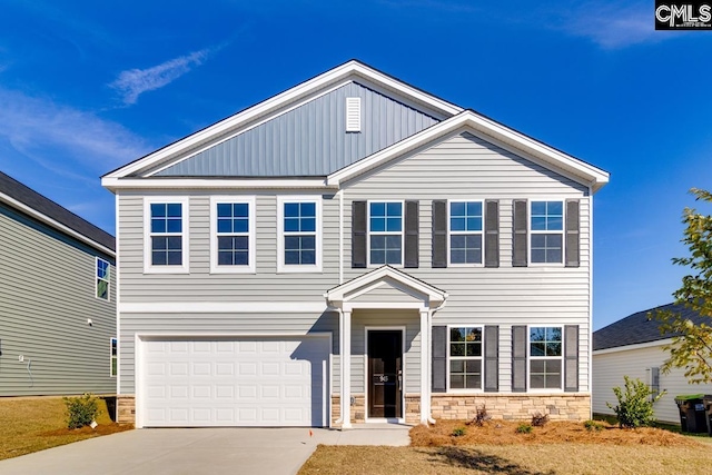 view of front facade featuring a garage