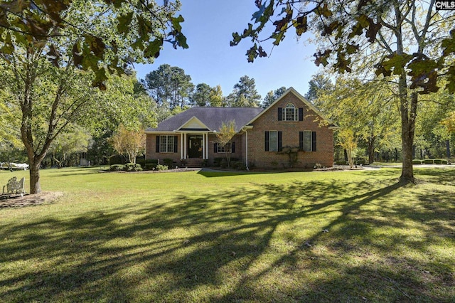 view of front of home featuring a front lawn