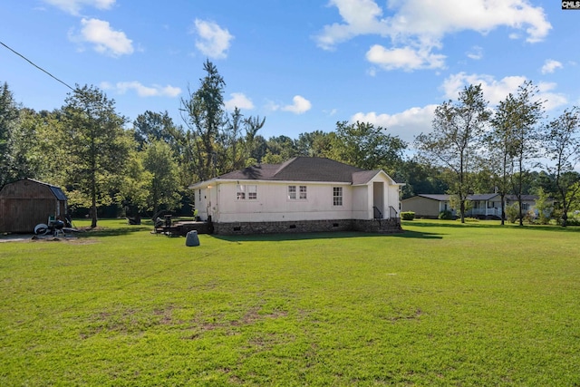 exterior space featuring a yard