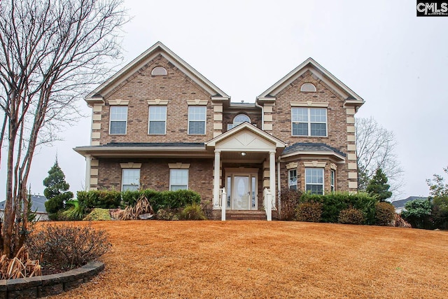 view of front facade featuring a front lawn