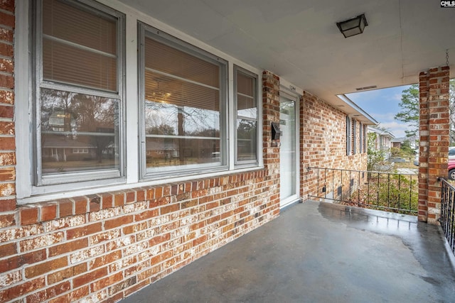 view of patio / terrace with covered porch