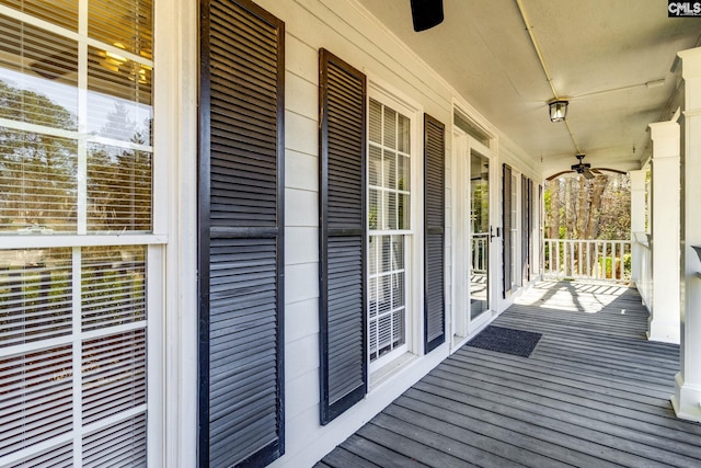 deck with ceiling fan