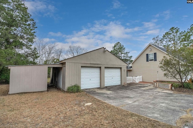 view of detached garage