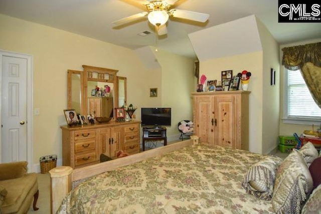 bedroom featuring ceiling fan