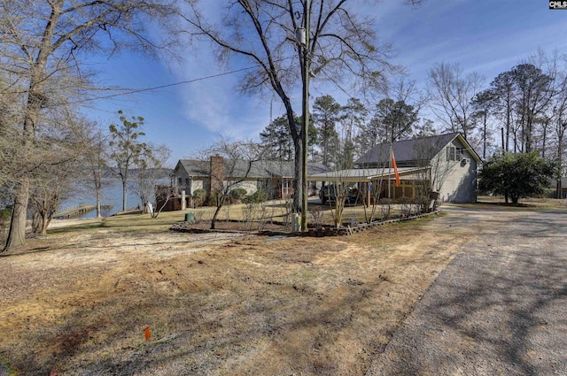 ranch-style house with driveway