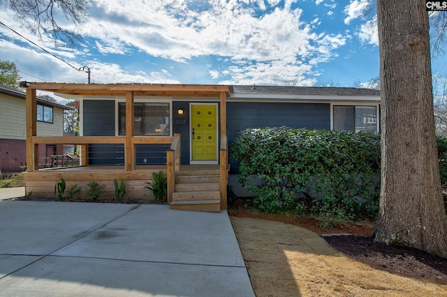 view of front of house with covered porch