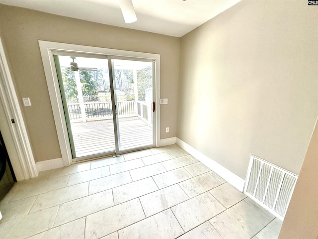 entryway featuring visible vents and baseboards