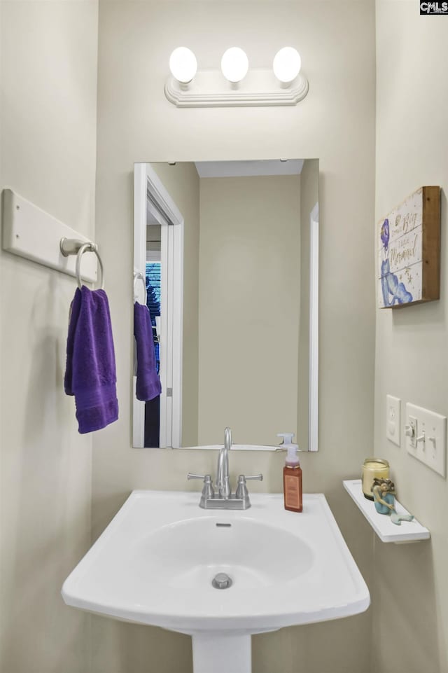 547 Harbor Heights Dr, Lexington, SC 29072 - bathroom featuring a sink