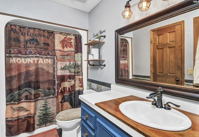 full bath featuring tile walls, vanity, toilet, and a shower with curtain