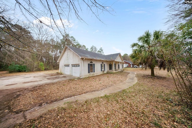 view of front of home with driveway