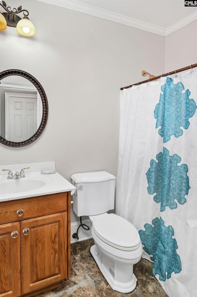 full bathroom featuring ornamental molding, a shower with shower curtain, vanity, and toilet