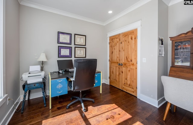 office featuring recessed lighting, crown molding, baseboards, and wood finished floors