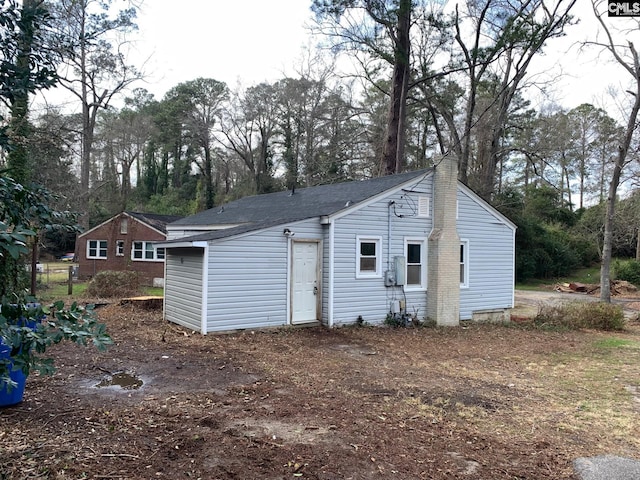 view of outbuilding