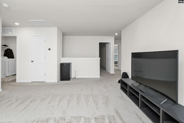 living area with visible vents, recessed lighting, baseboards, and carpet floors