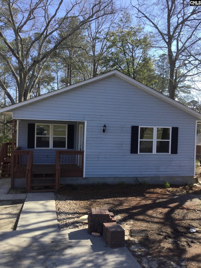 view of front of home with covered porch