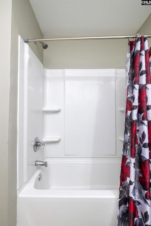 full bath with shower / bath combo with shower curtain