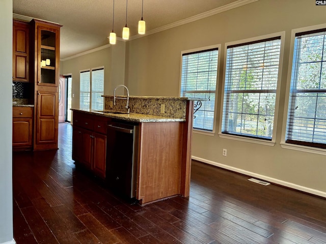 kitchen featuring a sink, dishwashing machine, dark wood-type flooring, and ornamental molding