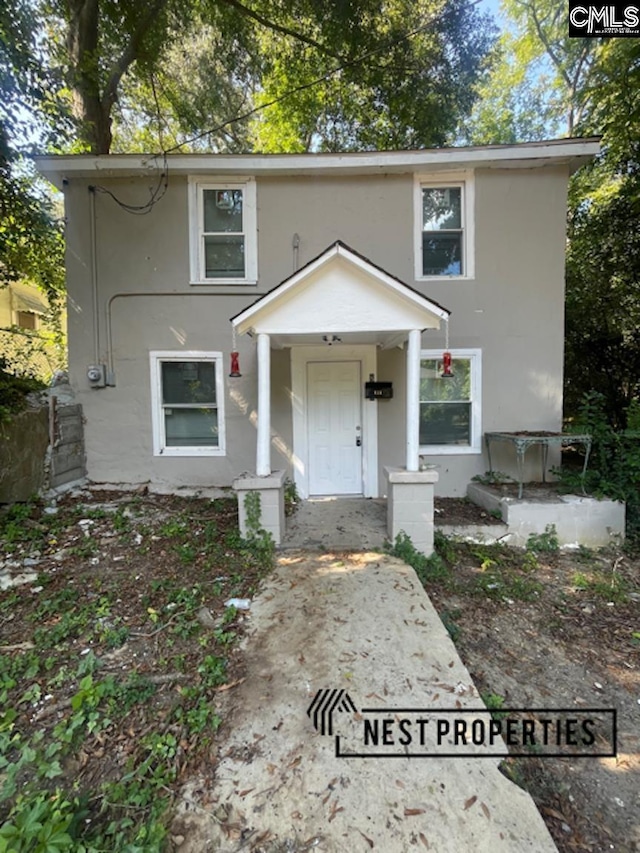 view of front facade featuring stucco siding