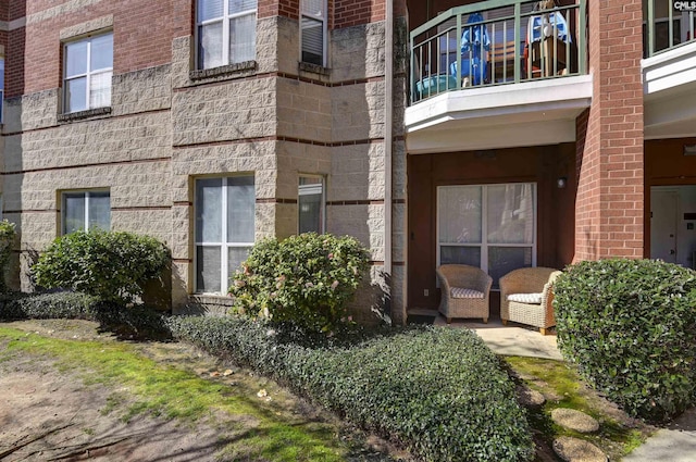 property entrance with a balcony