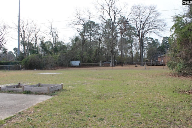 view of yard featuring fence