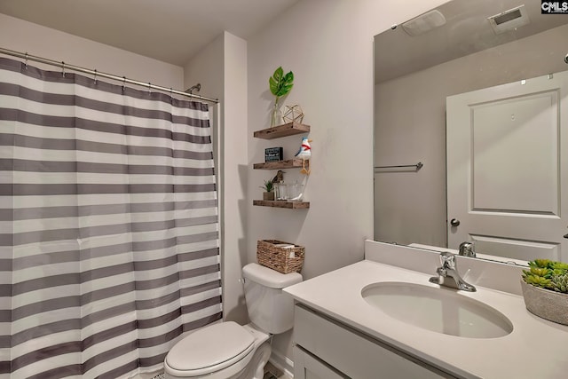 full bath featuring visible vents, toilet, vanity, and a shower with curtain