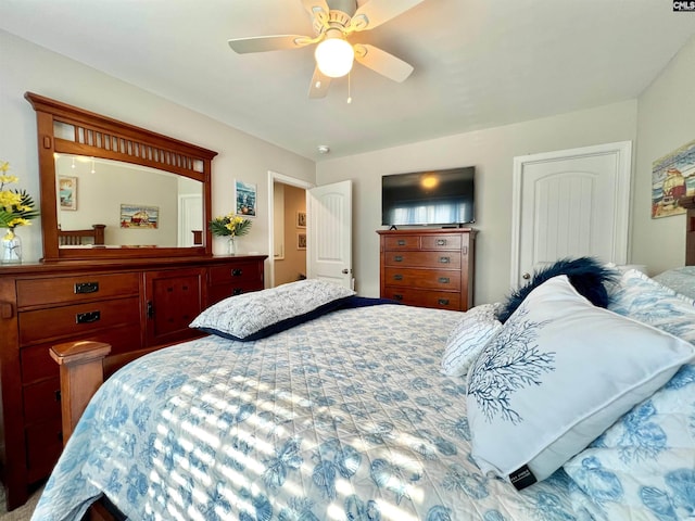 bedroom featuring a ceiling fan