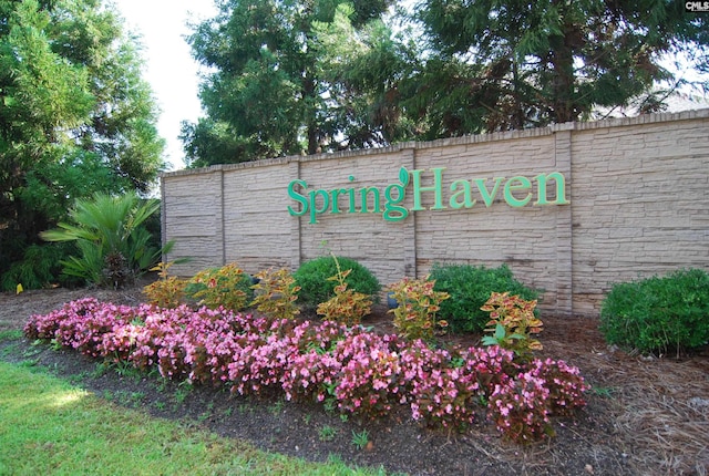 view of community / neighborhood sign