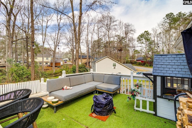 view of yard with a residential view and an outdoor hangout area