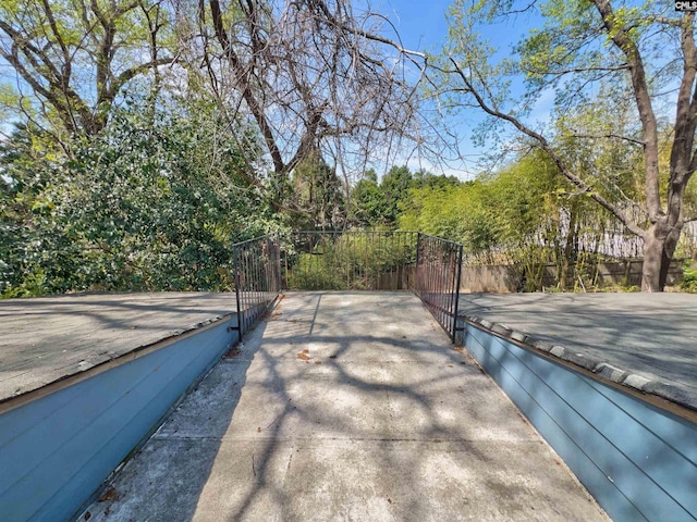541 Georgia St, Columbia, SC 29201 - view of patio featuring fence
