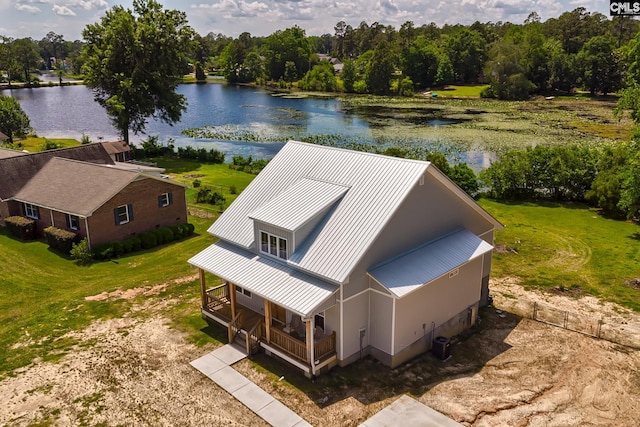 bird's eye view with a water view