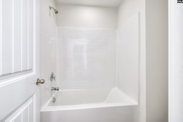 full bathroom with shower / bathing tub combination
