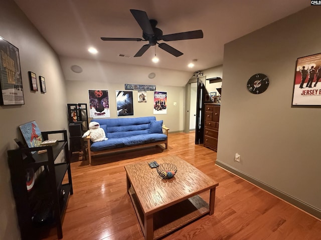 living area with visible vents, baseboards, a ceiling fan, recessed lighting, and light wood-style flooring