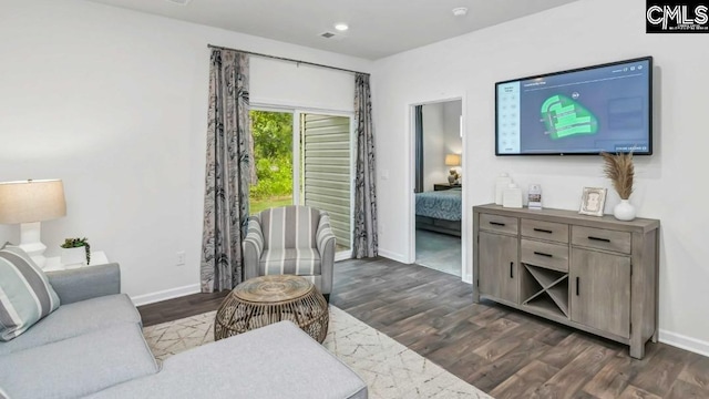 118A Willow Creek Blvd, Lugoff, SC 29078 - living area featuring dark wood-style flooring, baseboards, and recessed lighting