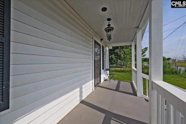 view of patio / terrace with covered porch