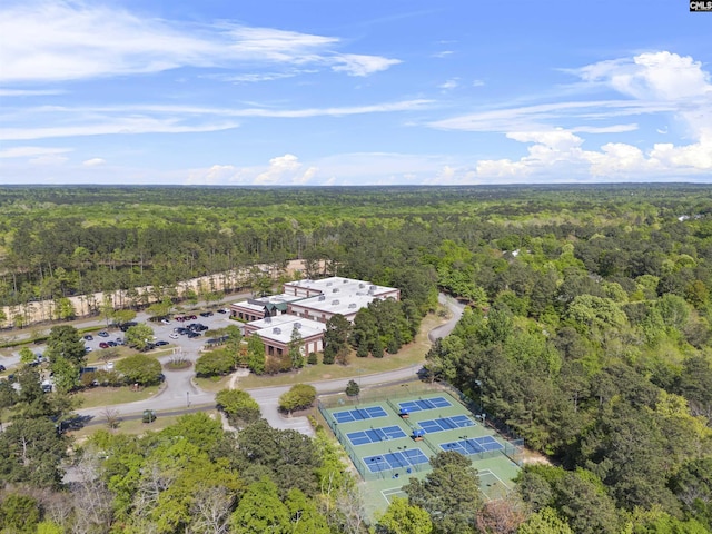 bird's eye view with a view of trees