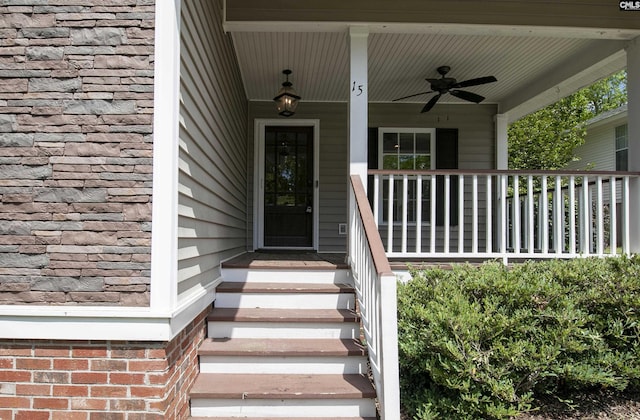 property entrance with a porch and a ceiling fan
