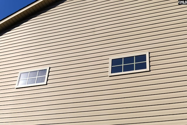 view of home's exterior