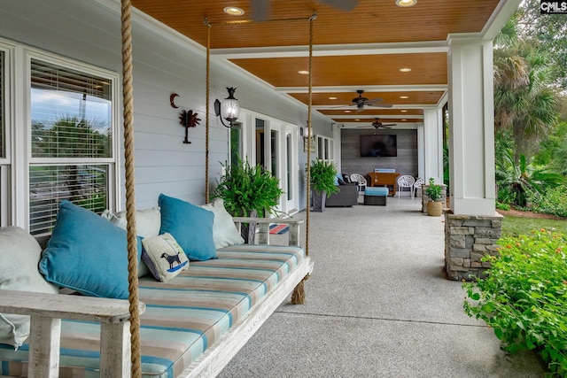 view of patio / terrace with a porch and ceiling fan