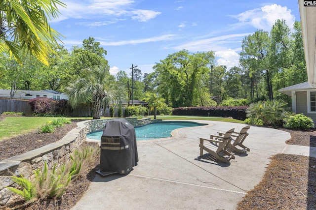 5904 Lakeshore Dr, Columbia, SC 29206 - view of swimming pool with a patio, fence, and a fenced in pool