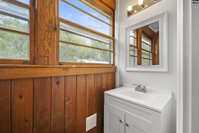 bathroom with vanity