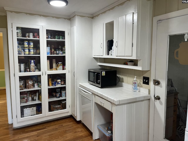 906 Brantley St, Columbia, SC 29210 - view of pantry
