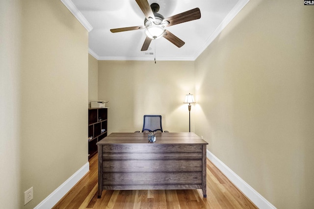 305 Marina Ct, Lexington, SC 29072 - office space featuring light wood-style floors, ornamental molding, baseboards, and a ceiling fan